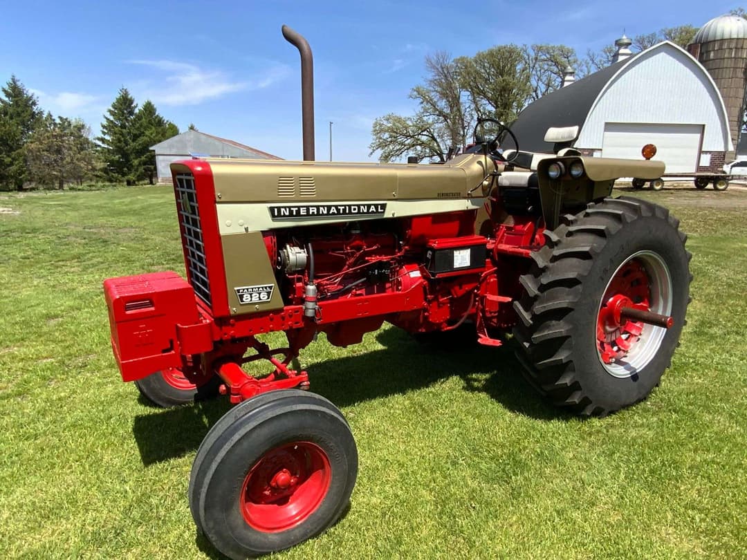 Image of International Harvester 826 Primary image