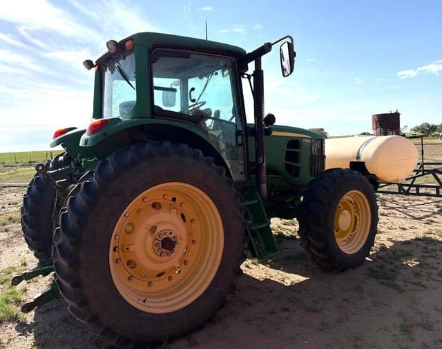 Image of John Deere 7330 equipment image 3
