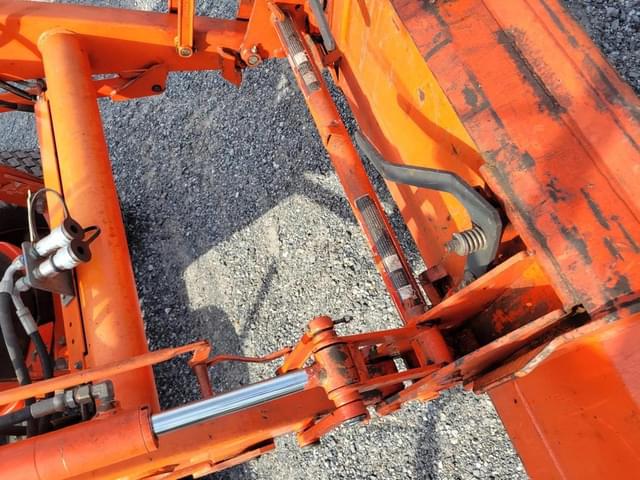 Image of Kubota L4060 equipment image 4
