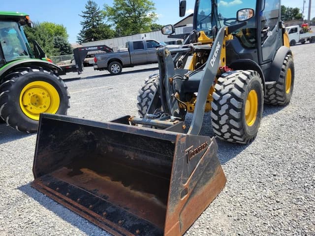 Image of John Deere 204L equipment image 2