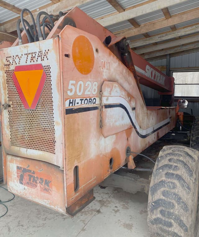 Image of Skytrak 5028 equipment image 1