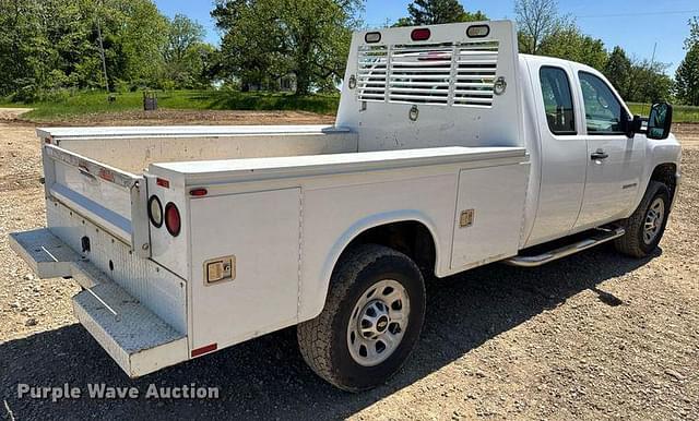 Image of Chevrolet 3500HD equipment image 4