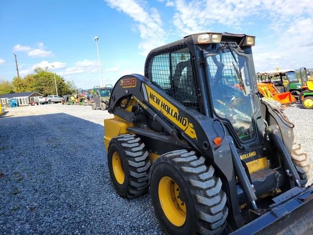 Image of New Holland L228 equipment image 2