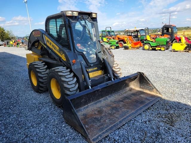 Image of New Holland L228 equipment image 1
