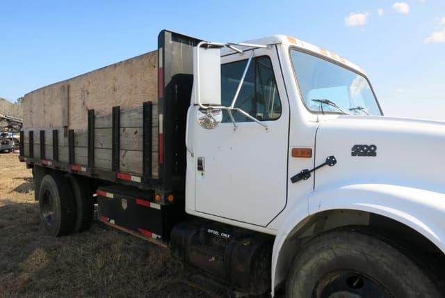 Image of International 4700 equipment image 4