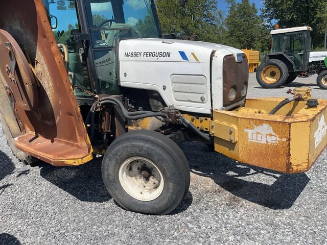 Image of Massey Ferguson 5455 equipment image 4