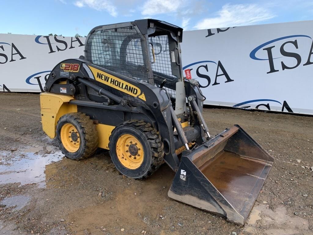 Main image New Holland L218