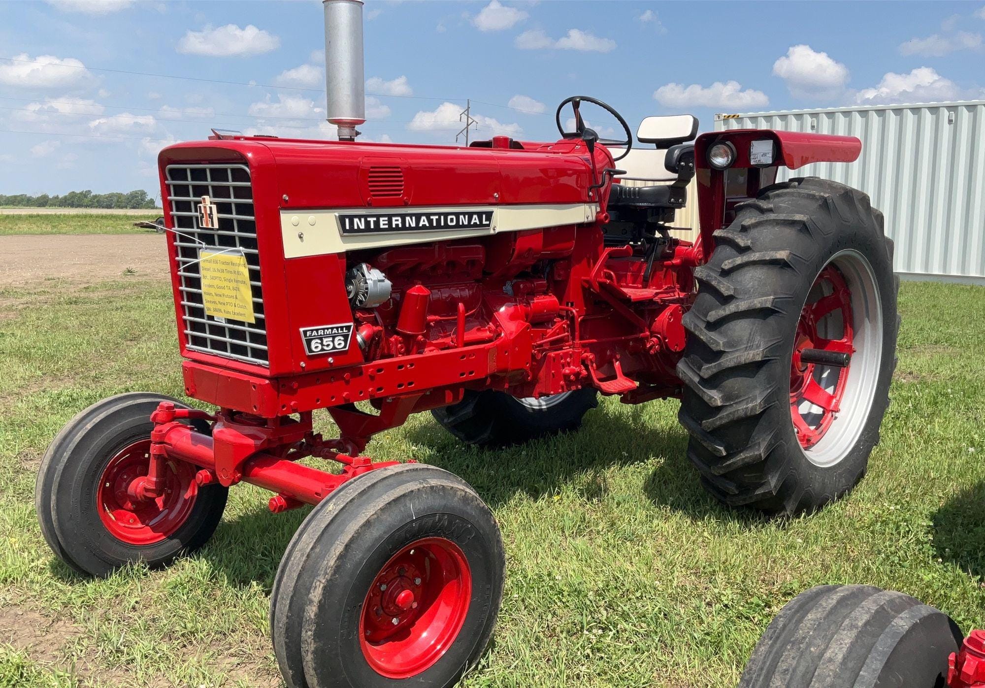 Main image International Harvester 656