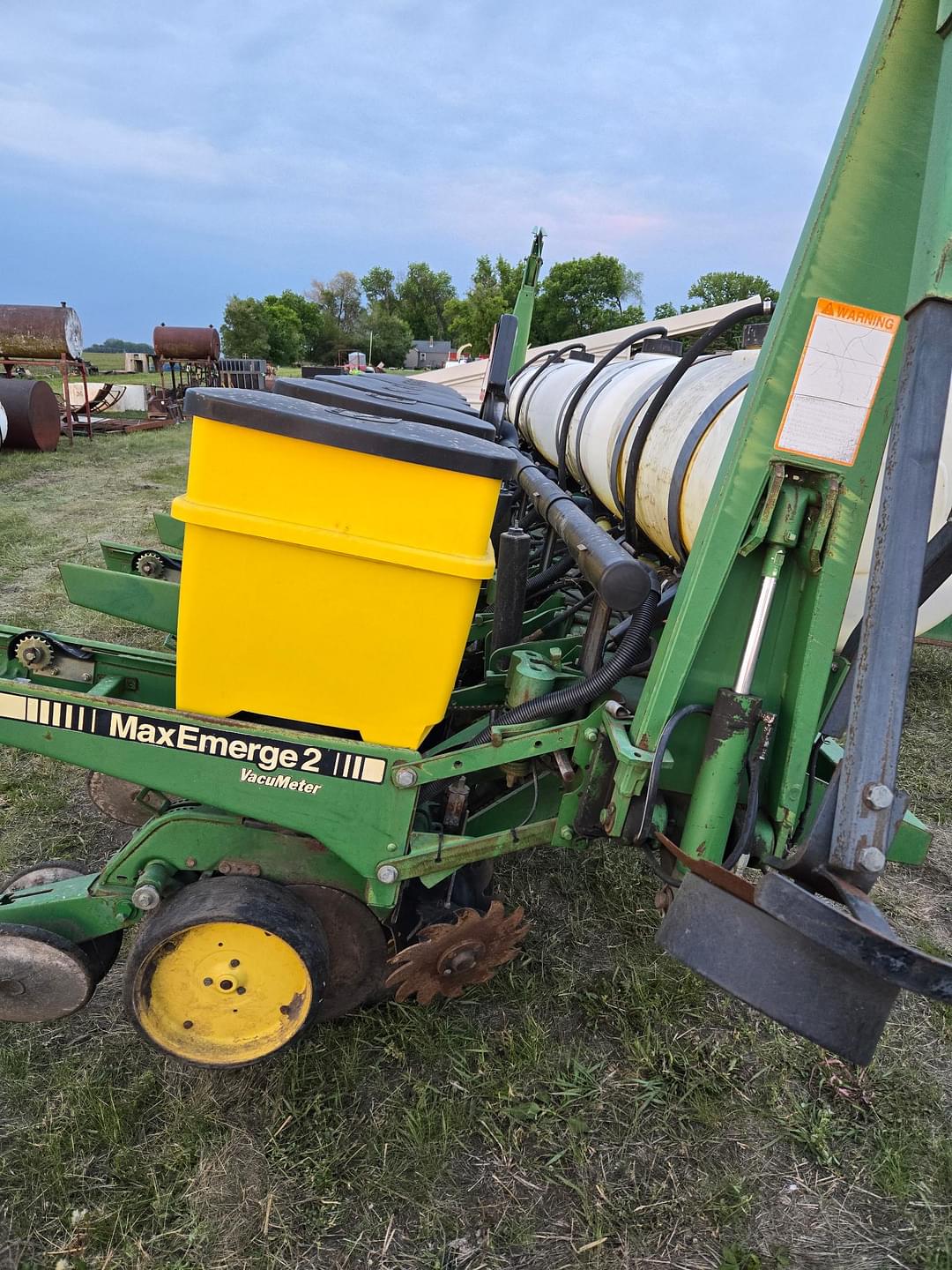 Image of John Deere 7200 Image 0