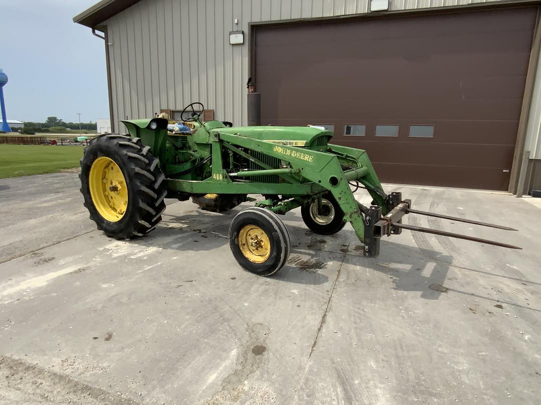 Image of John Deere 3020 Image 1