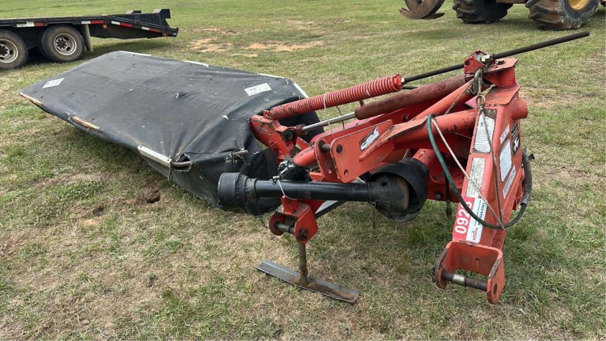 Massey Ferguson 1329 Equipment Image0
