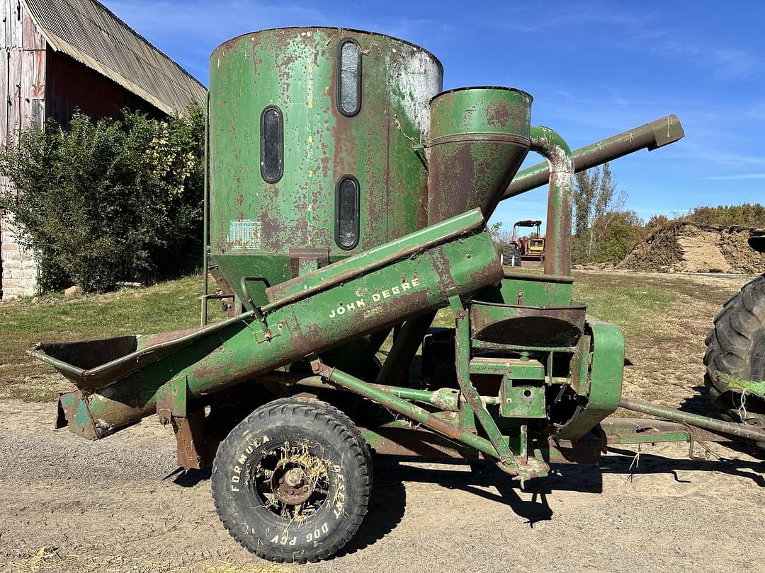 Image of John Deere 400 Primary image