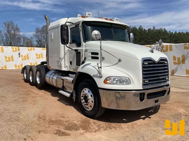 Image of Mack CXU613 equipment image 2