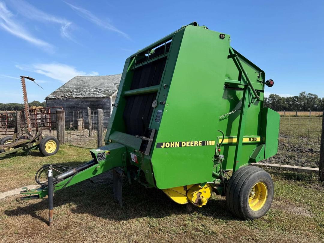 Image of John Deere 535 Primary image