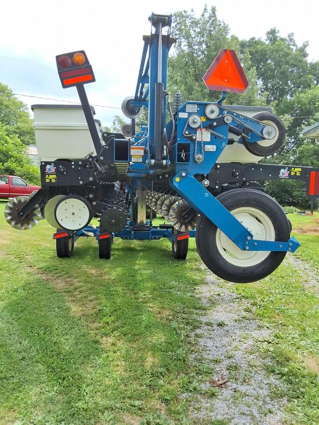 Image of Kinze 3600 equipment image 3