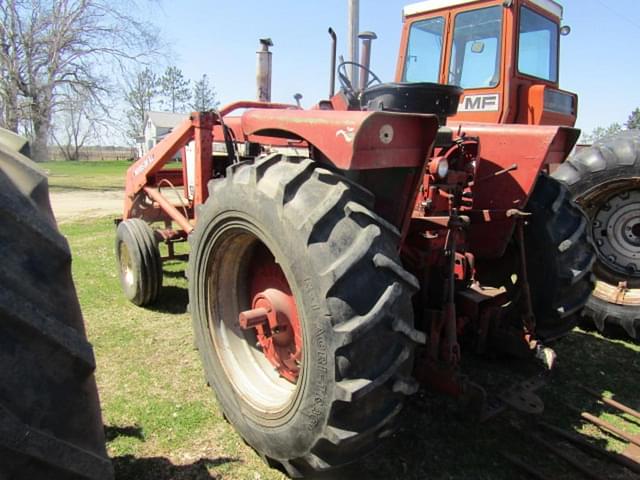 Image of International Harvester 806 equipment image 4