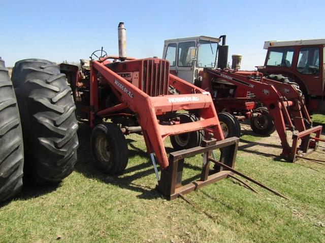 Image of International Harvester 806 equipment image 1