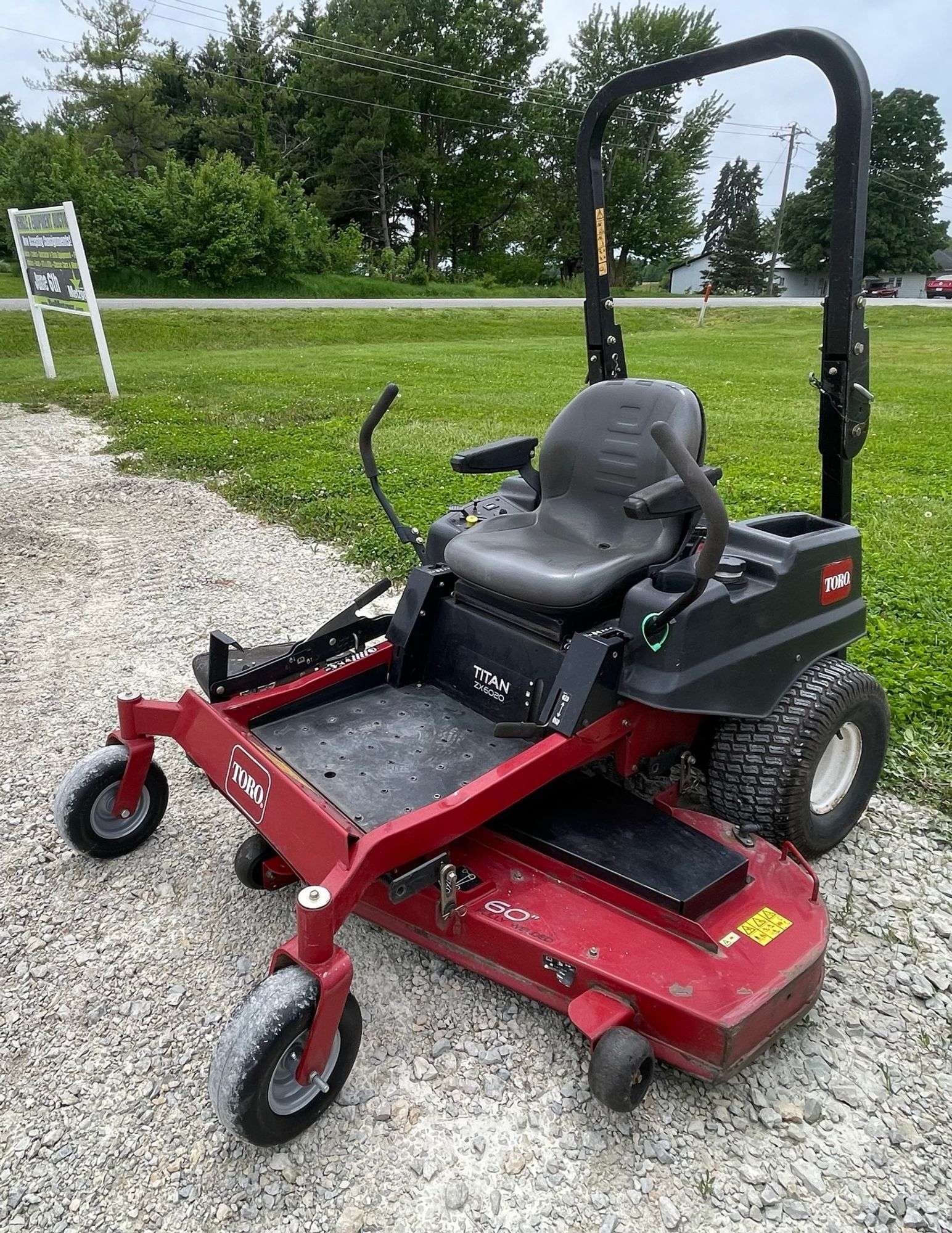 Toro Titan ZX6020 Equipment Image0