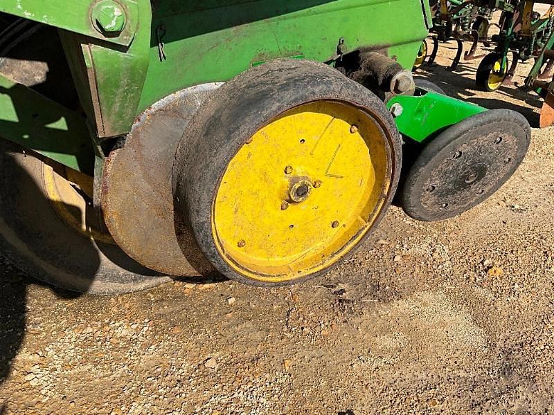 Main image John Deere 7000 5