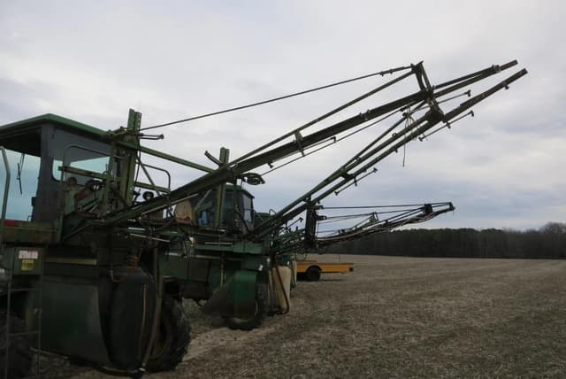 Image of John Deere 6000 equipment image 4