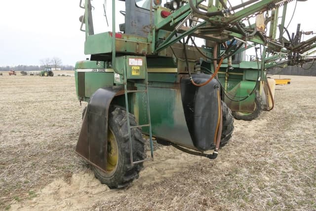 Image of John Deere 6000 equipment image 3