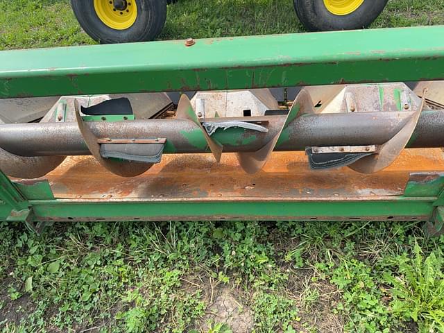 Image of John Deere 843 equipment image 4