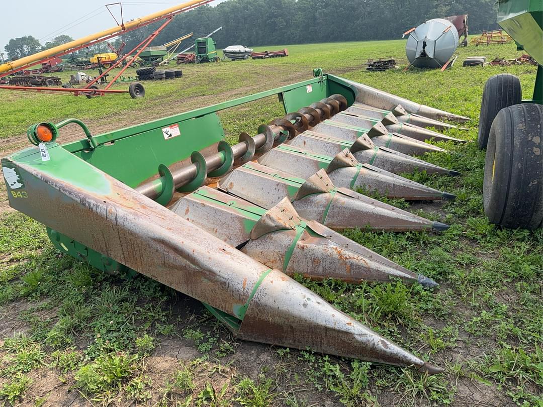 Image of John Deere 843 Primary image
