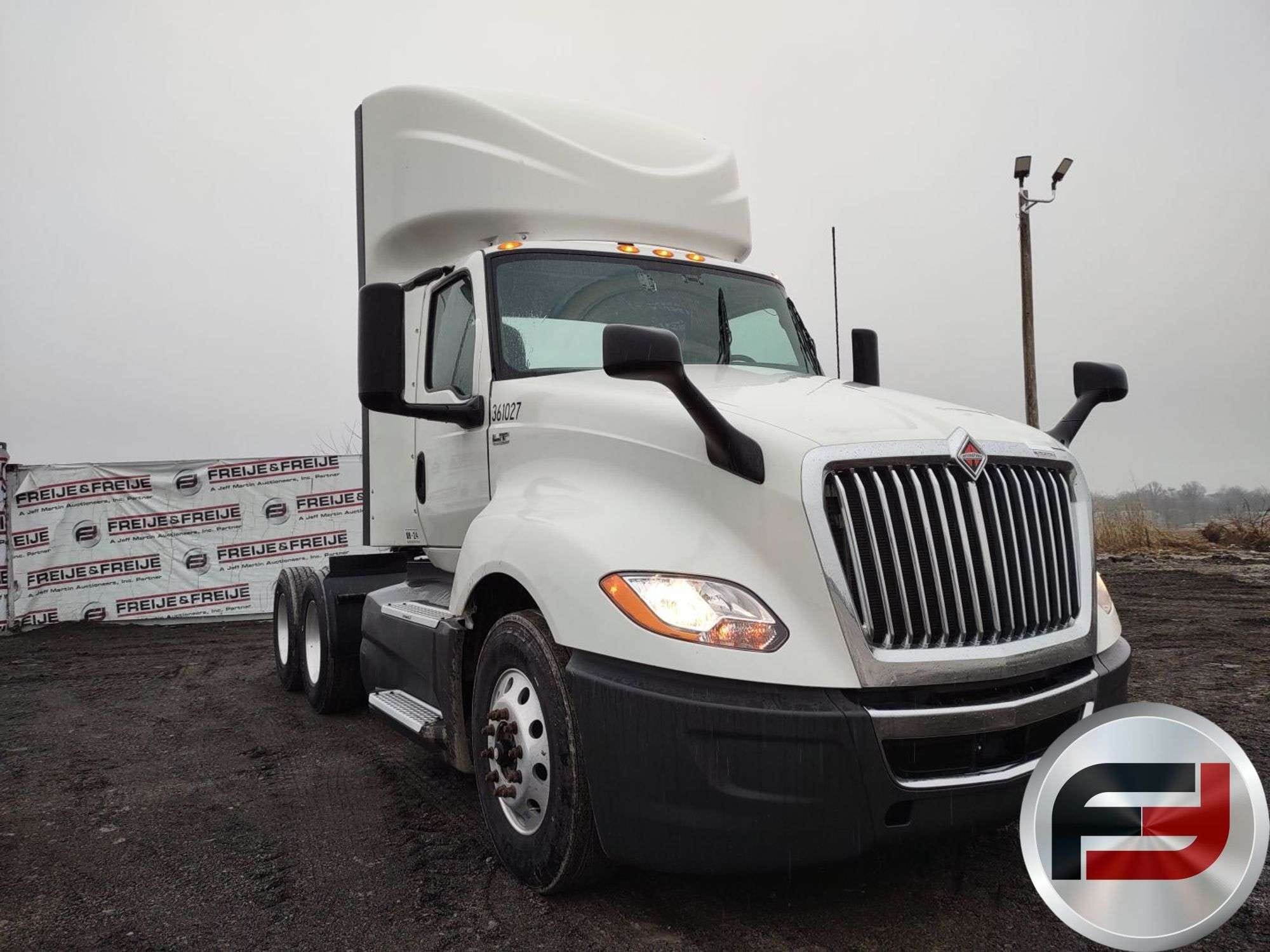 2021 International LT625 Equipment Image0