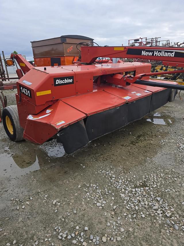 Image of New Holland 1431 equipment image 3