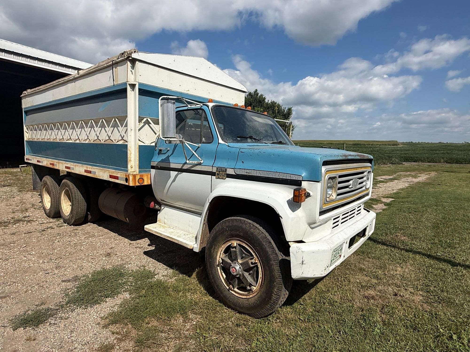 1975 Chevrolet C65 Equipment Image0