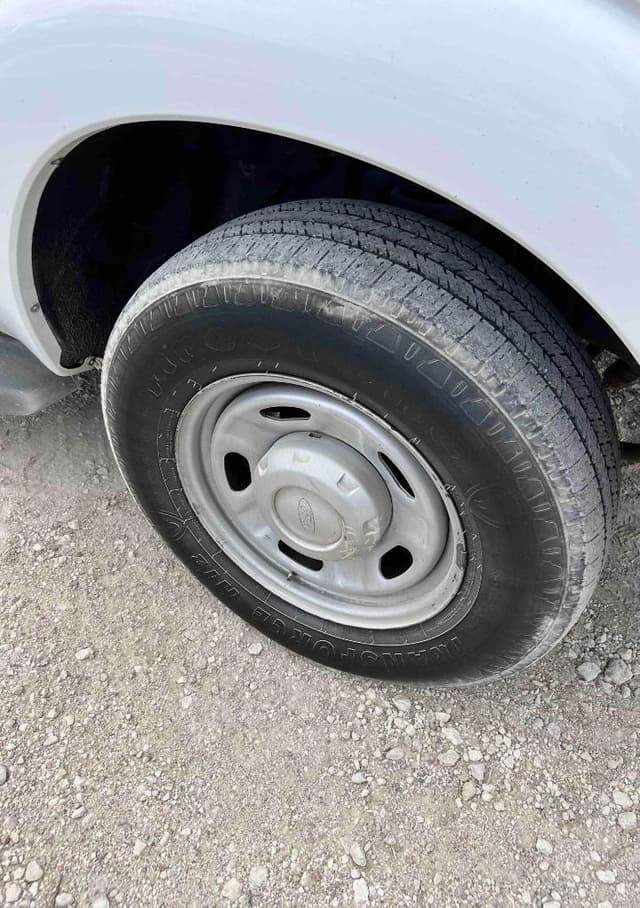 Image of Ford F-250 equipment image 1