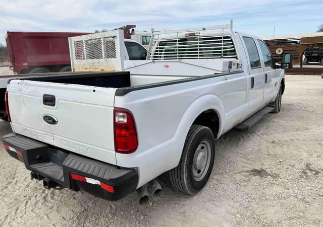 Image of Ford F-250 equipment image 2