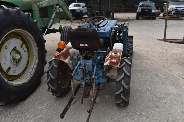 Image of Ford 1210 equipment image 3