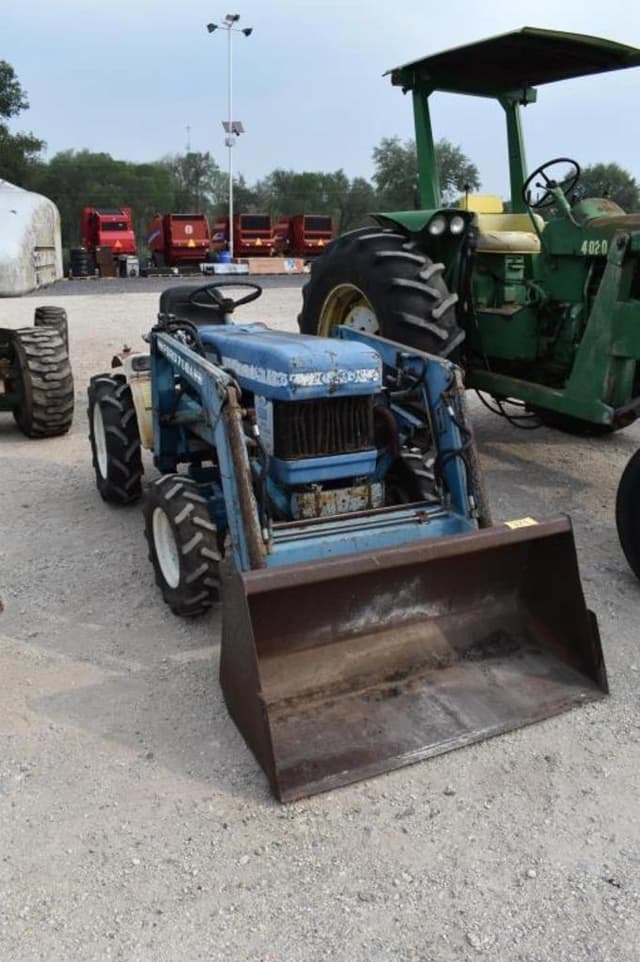 Image of Ford 1210 equipment image 1