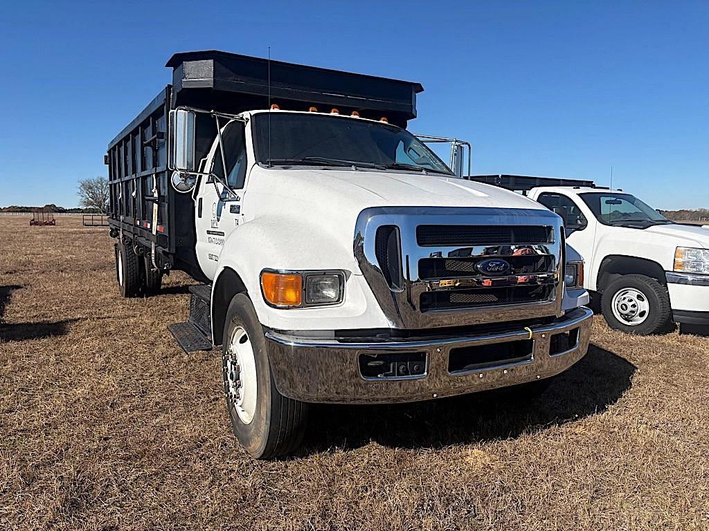 Image of Ford F-750 Primary image