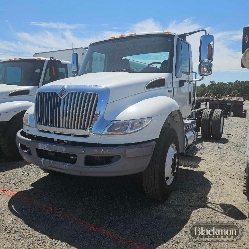 2012 International 4300 Equipment Image0