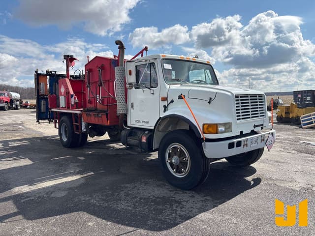 Image of International 4900 equipment image 2