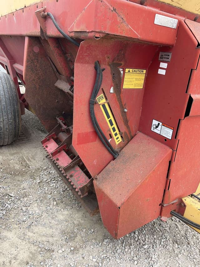 Image of New Holland 308 equipment image 2