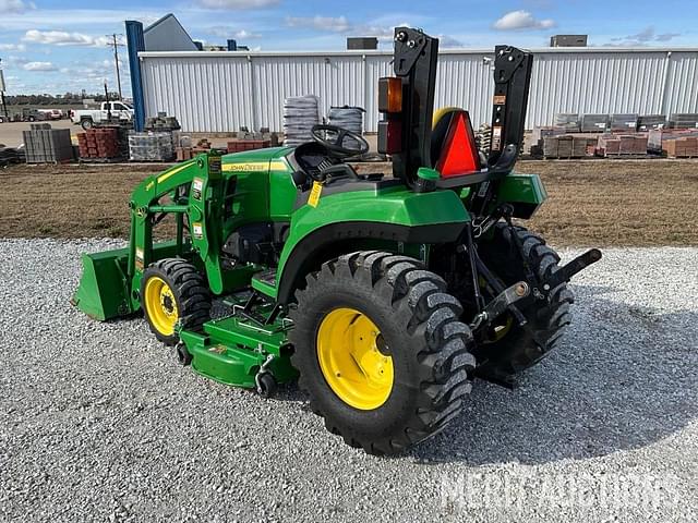 Image of John Deere 2032R equipment image 2