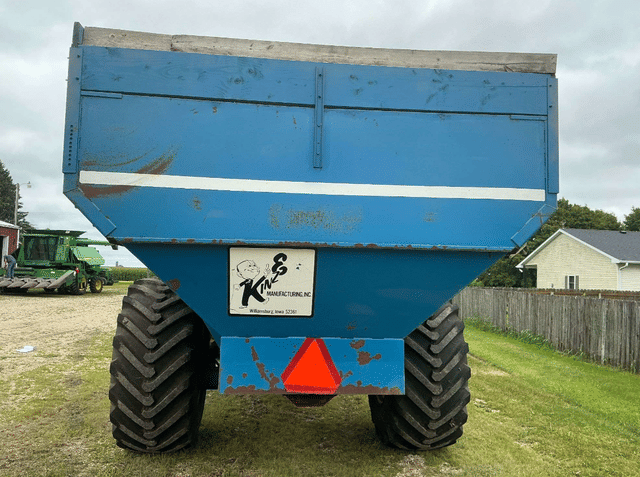 Image of Kinze 800 equipment image 2