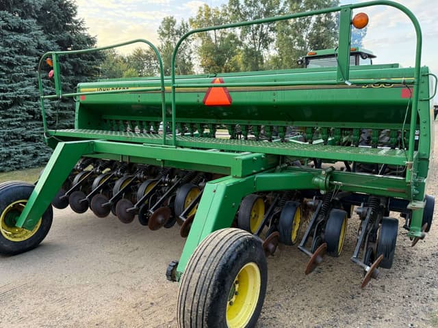 Image of John Deere 750 equipment image 2