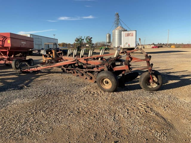 Image of International Harvester 720 equipment image 2