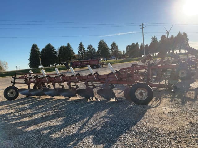 Image of International Harvester 720 equipment image 4