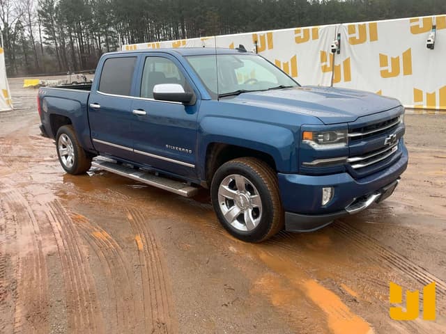 Image of Chevrolet Silverado equipment image 2