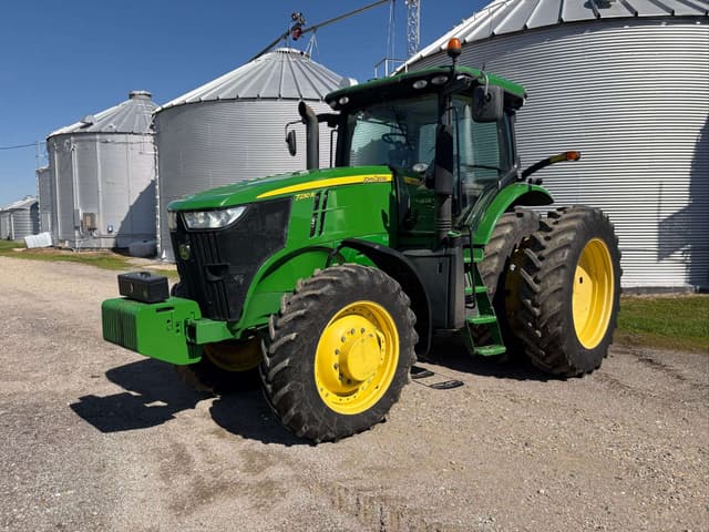 Image of John Deere 7230R equipment image 1