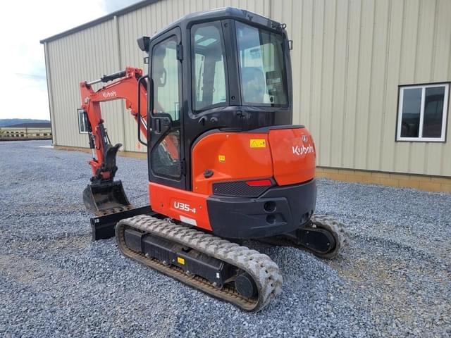 Image of Kubota U35-4 equipment image 4