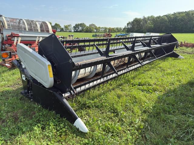 Image of AGCO 800 equipment image 1