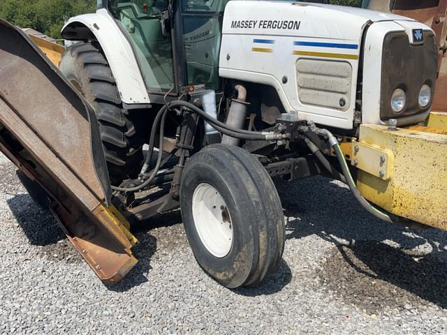Image of Massey Ferguson 5455 equipment image 4