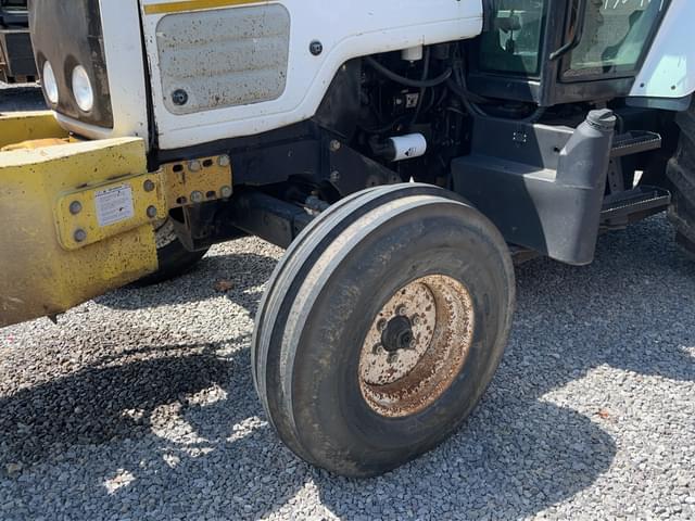 Image of Massey Ferguson 5455 equipment image 1