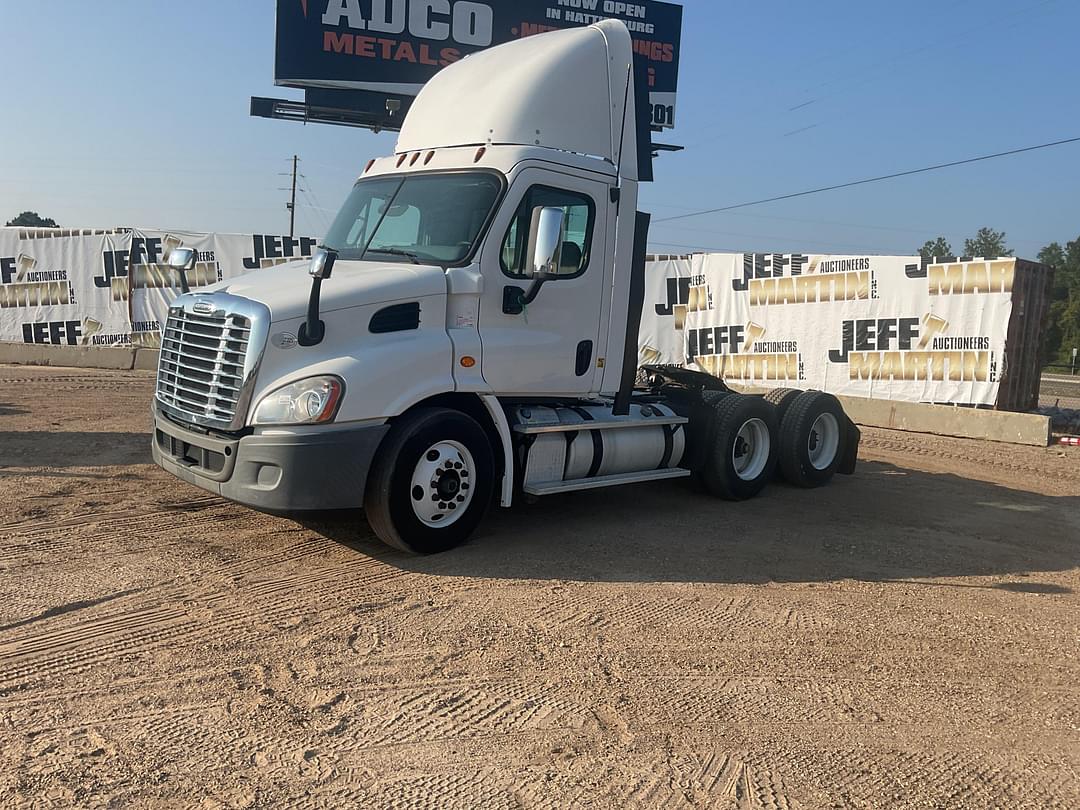 Image of Freightliner Cascadia Primary image